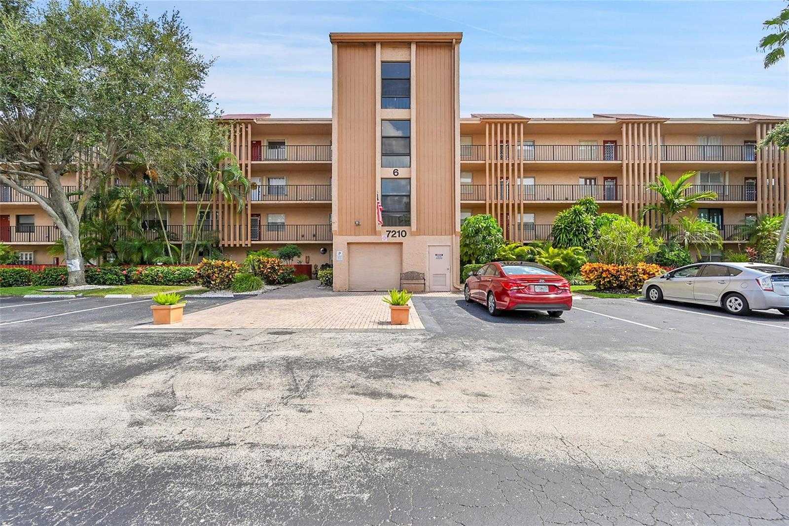 7210 Lake Circle Drive # 401, Margate FL 33063