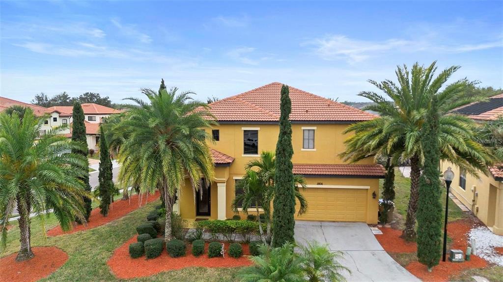 2806 VIA LARGO COURT