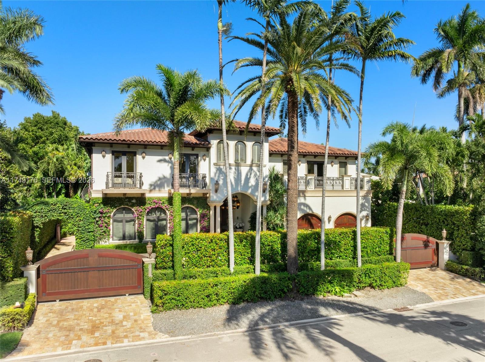 1535 W 27th St, Miami Beach FL 33140