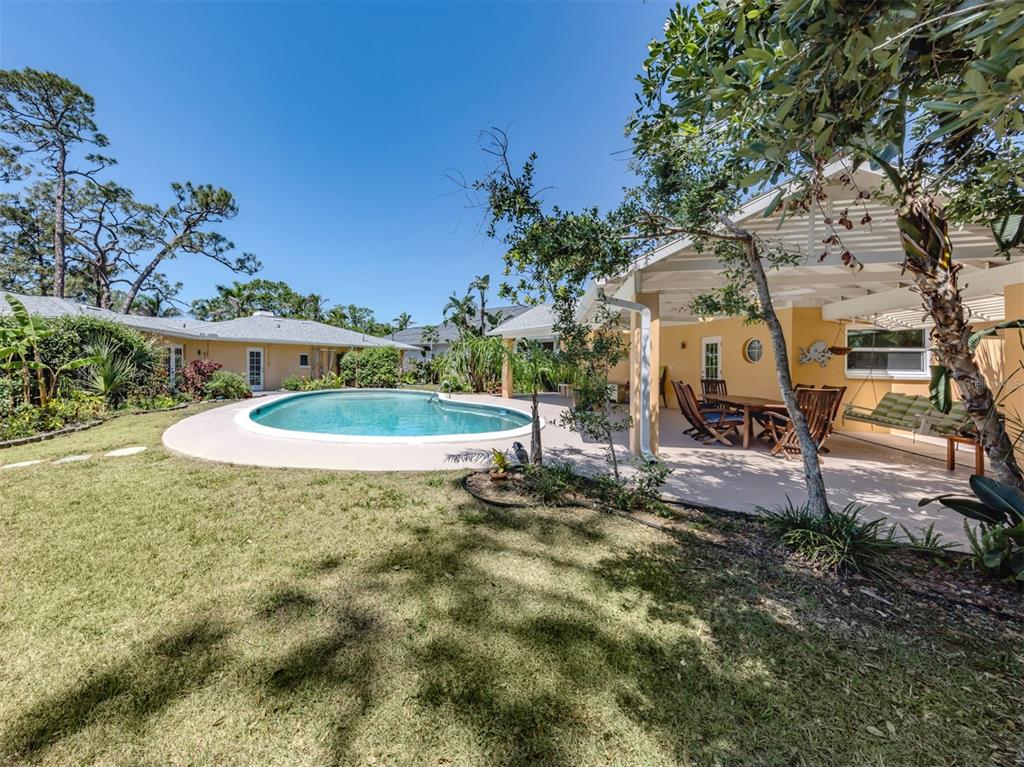 337 HARBOR DRIVE S, VENICE, FL — photo 4 of 30