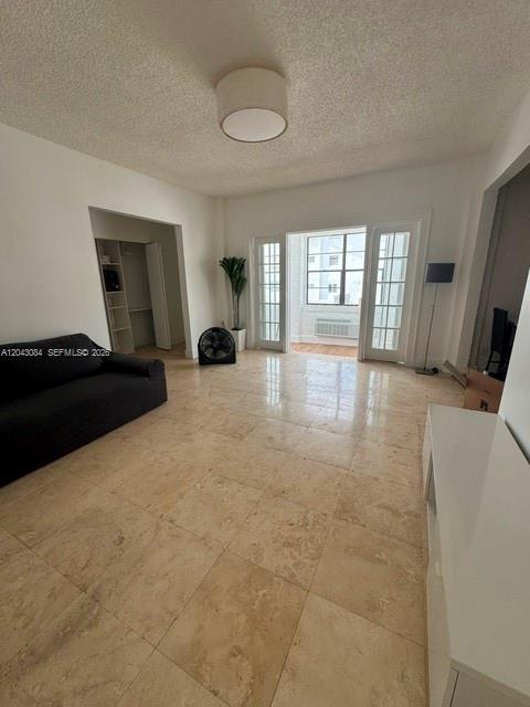 934 Michigan Ave # 308, Miami Beach FL 33139