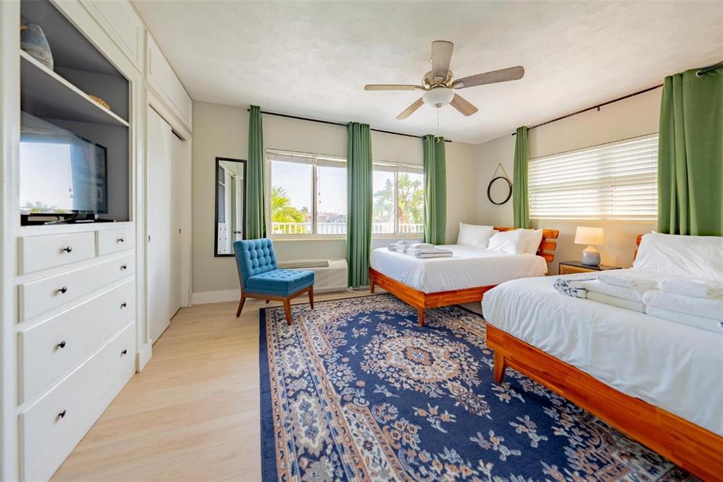 333 HAMDEN DRIVE, CLEARWATER BEACH, FL — photo 4 of 14