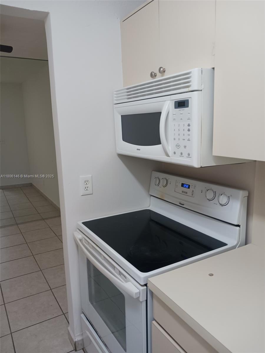 2700 NE 135th St # 30, North Miami FL 33181