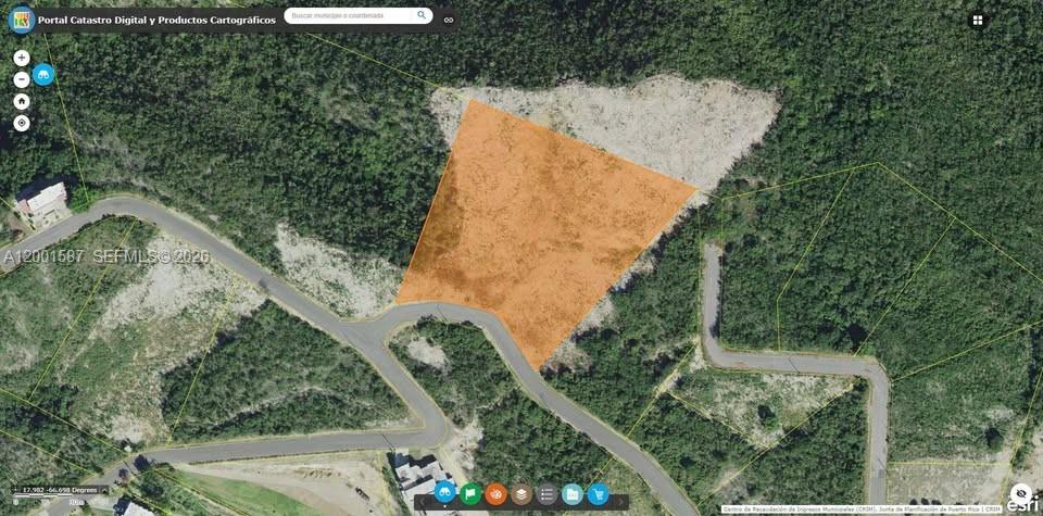 This is a satellite map view showing a highlighted plot of land — Urb El Peñol De Tallaboa, PR 00624, PR