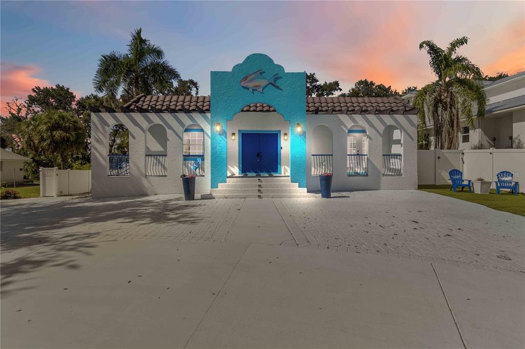 1521 SIESTA DRIVE