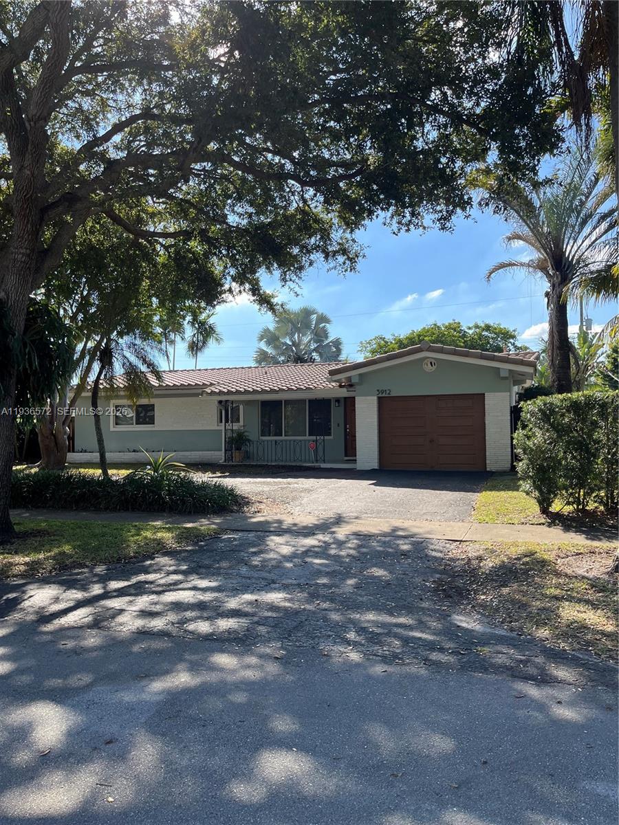 3912 Garfield St, Hollywood FL 33021