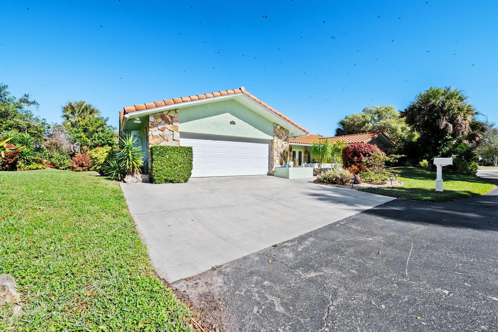 301 Jacaranda Drive, Plantation FL 33324