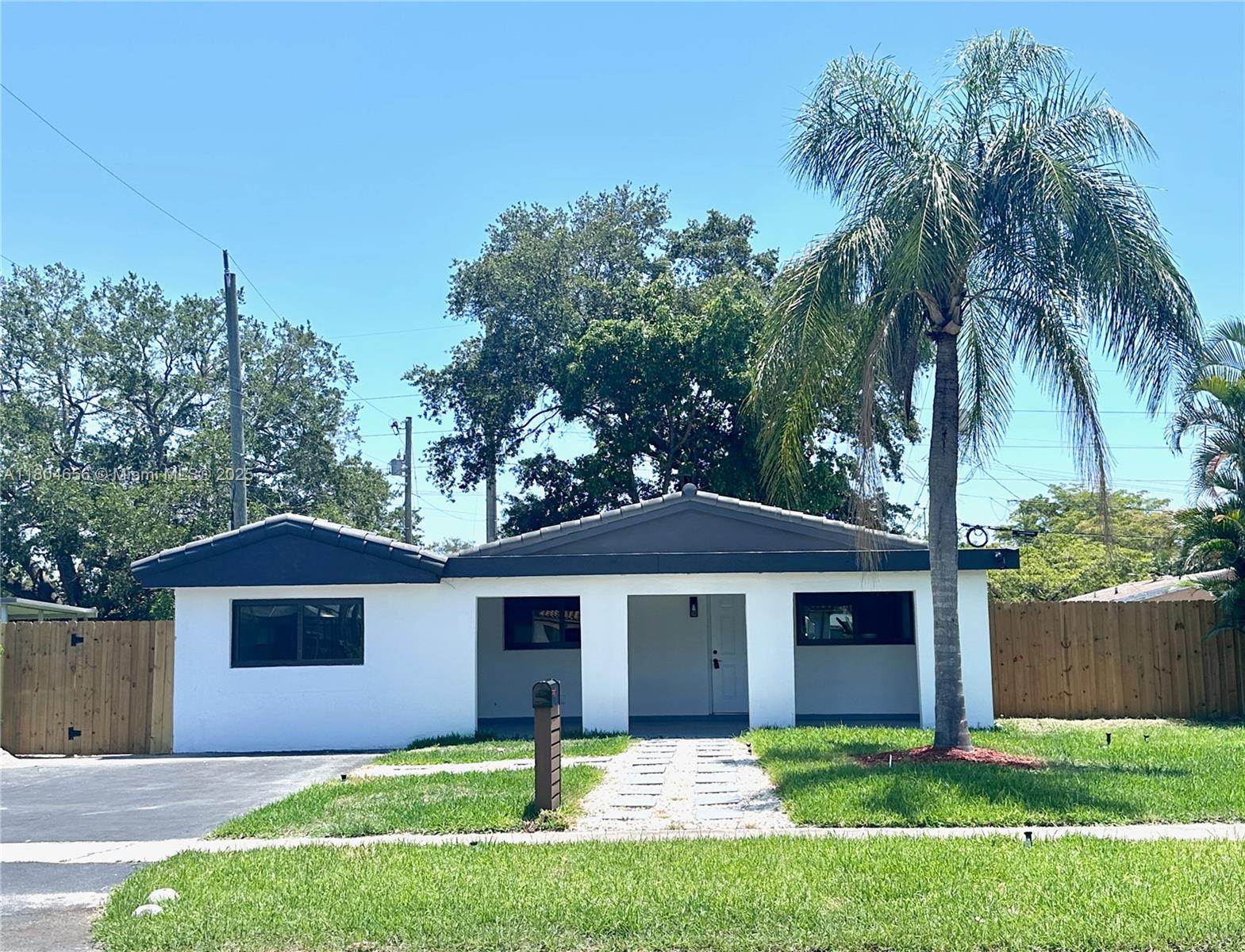 2421 N 56th Ter, Hollywood FL 33021
