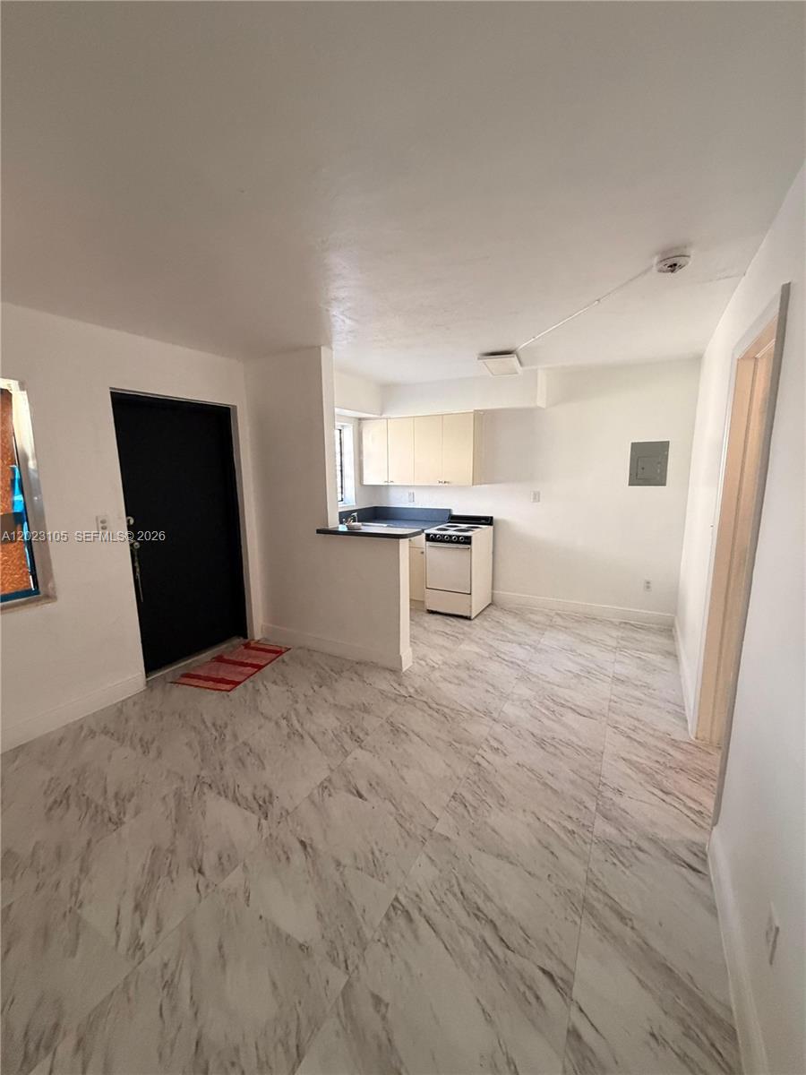 154 W 26th St # 2, Hialeah FL 33010