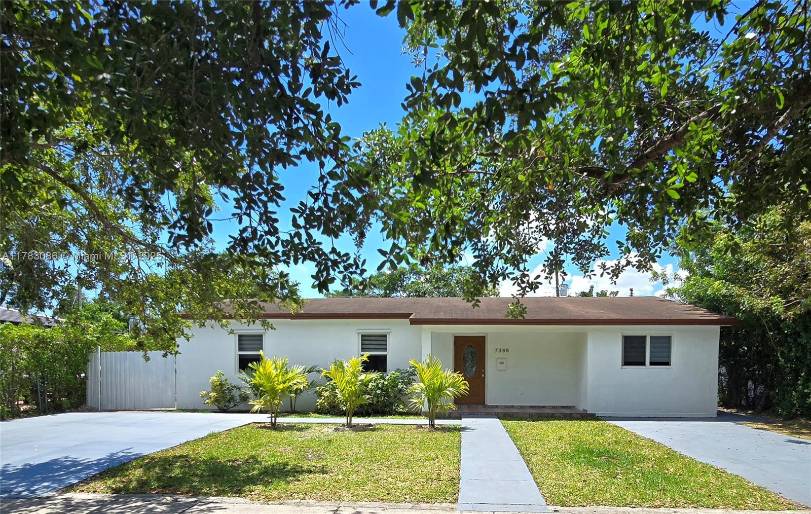 7388 S Waterway Dr, Miami FL 33155