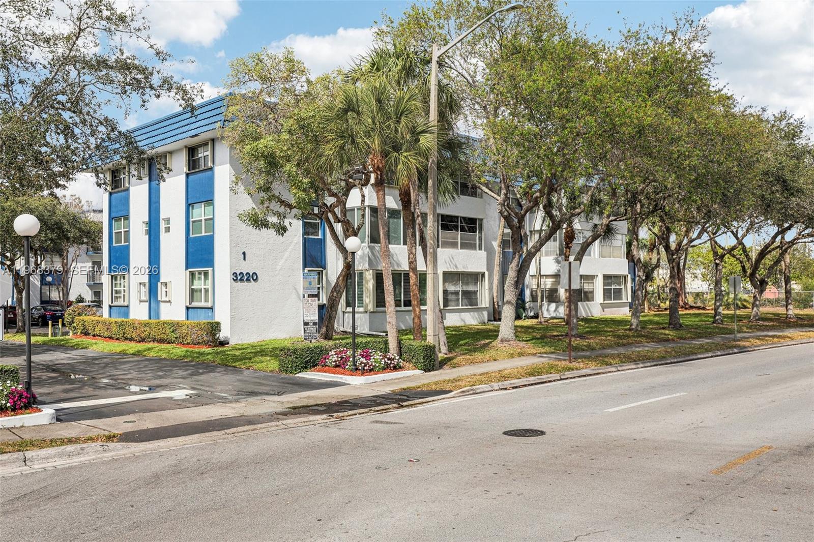 3220 Holiday Springs Blvd # 102, Margate FL 33063