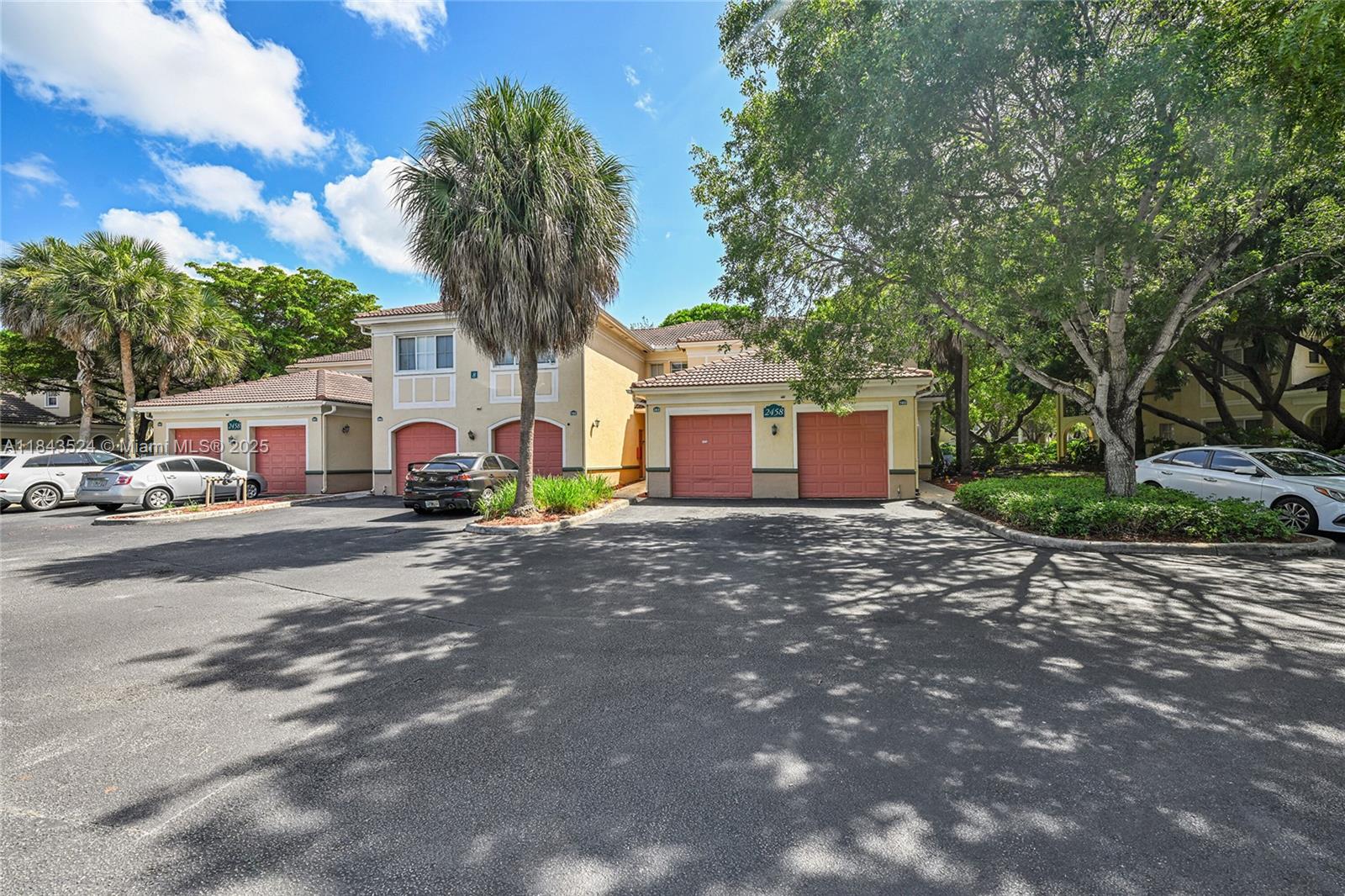 2458 Centergate Dr # 203, Miramar FL 33025