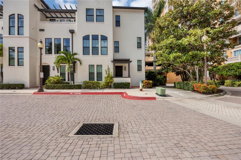 1250 MAY LANE, SARASOTA, FL — photo 3 of 30