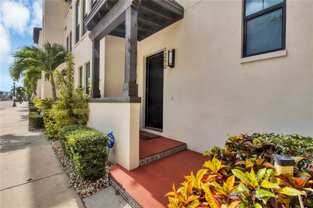 1250 MAY LANE, SARASOTA, FL — photo 4 of 30