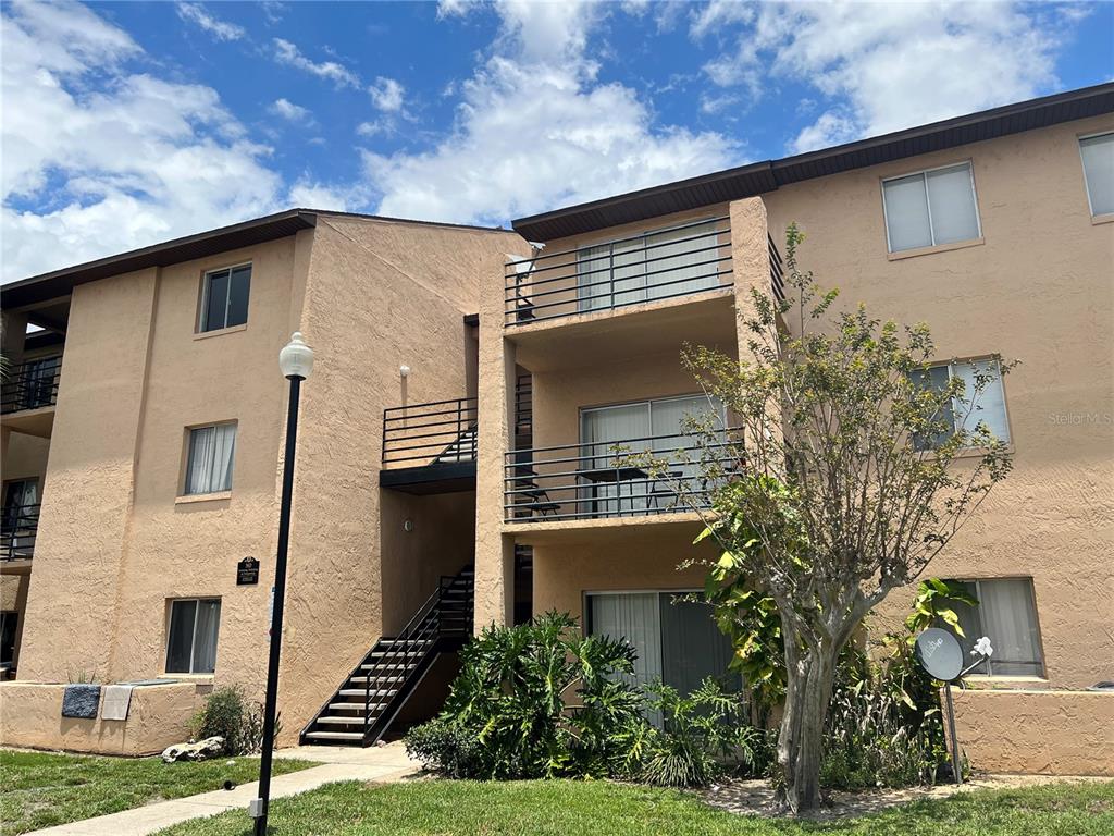 5213 VIA HACIENDA CIRCLE UNIT 306