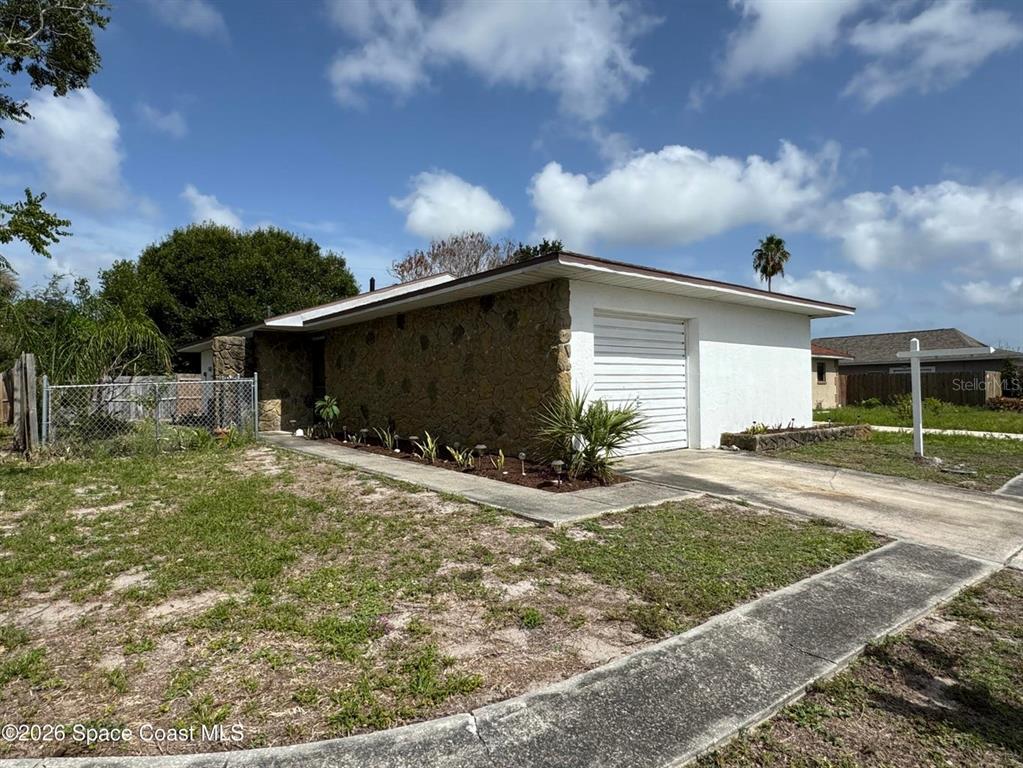 125 S ROSILAND COURT