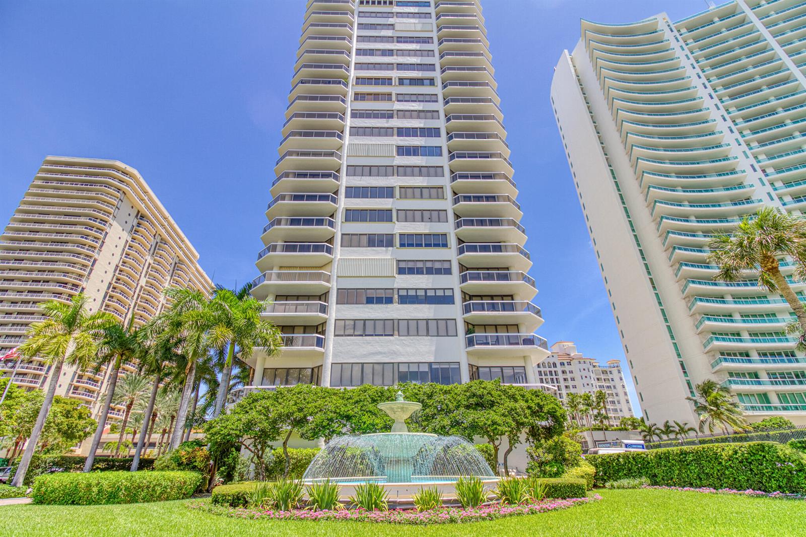 20185 E Country Club Drive # 2006, Miami FL 33180