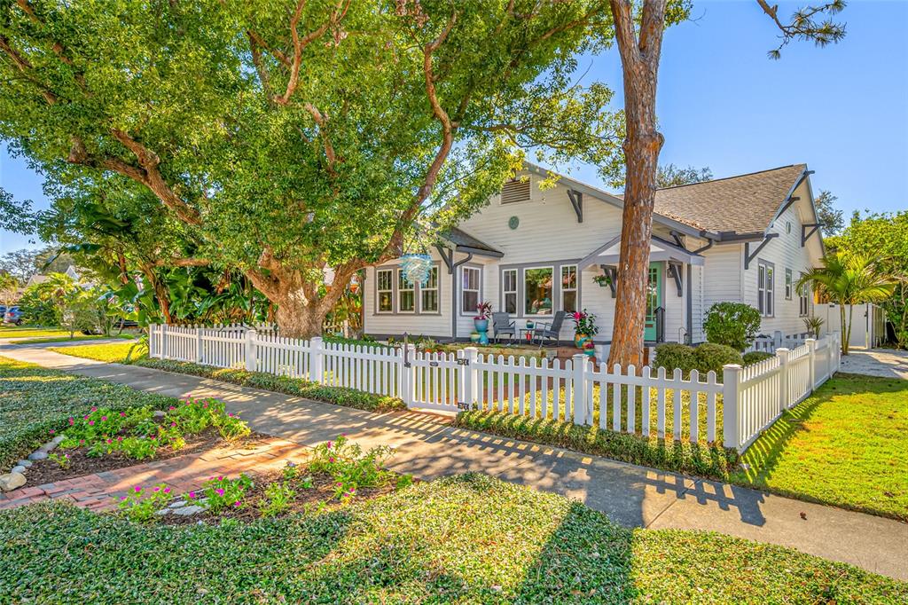 1101 GRANADA STREET