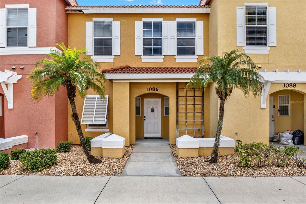 1086 PARK RIDGE CIRCLE