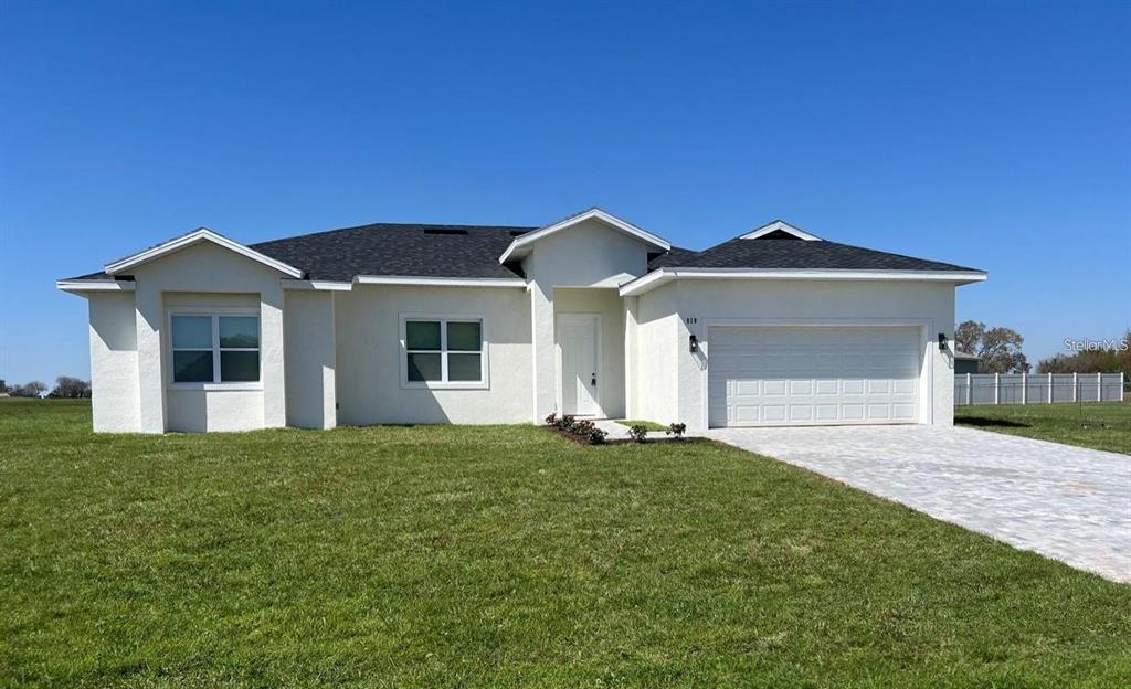 916 DOGWOOD CIRCLE