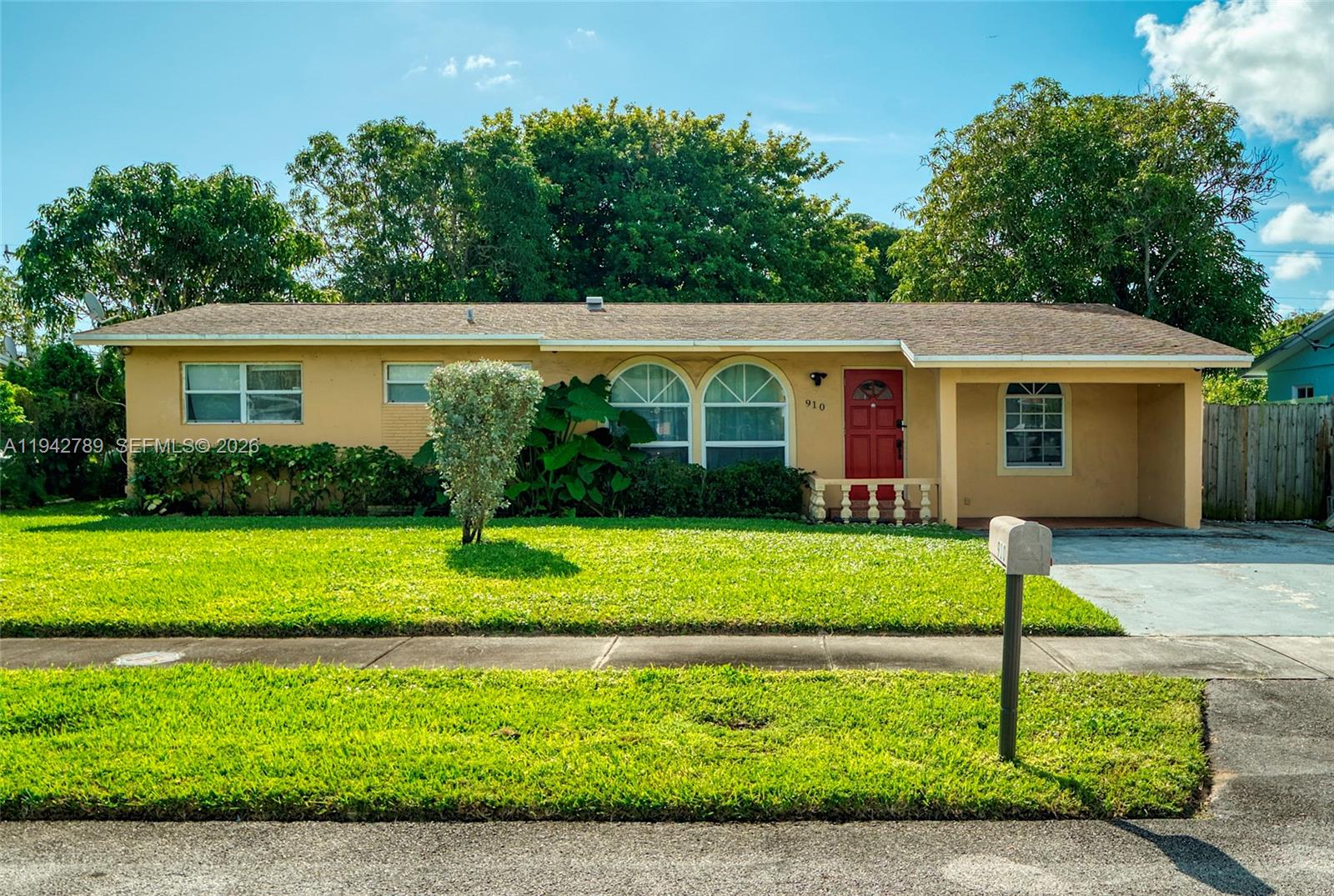 910 NE 49th St, Deerfield Beach FL 33064
