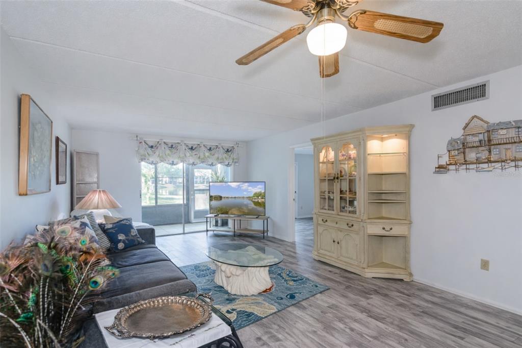 207 CYPRESS LANE, OLDSMAR, FL — photo 3 of 25