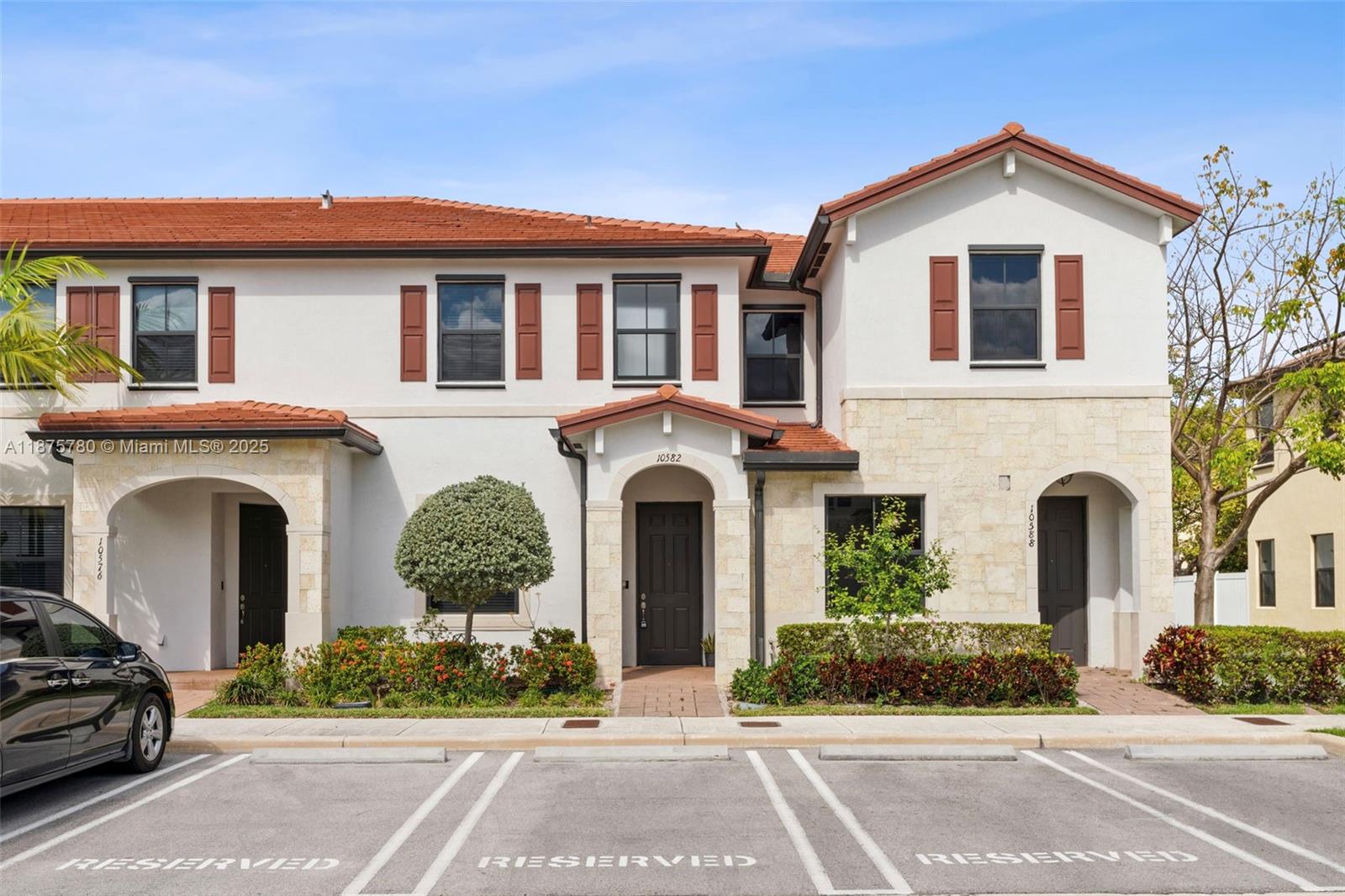 10582 W 33rd Ln, Hialeah FL 33018