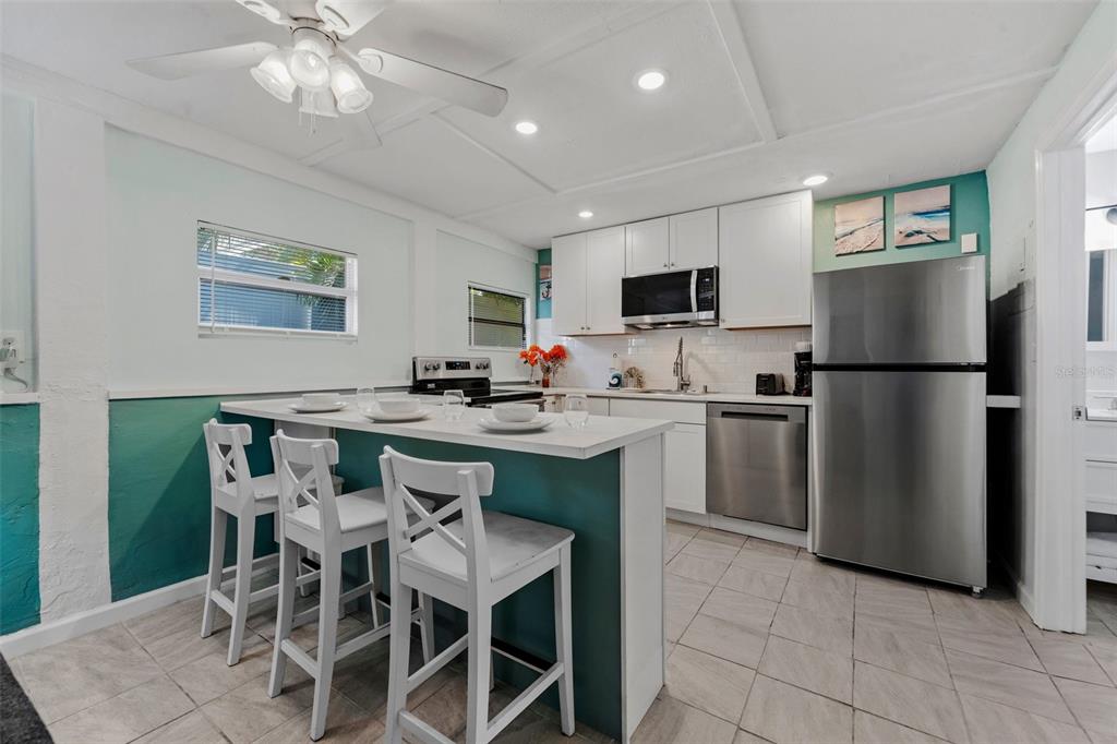 3018 GULF DRIVE, HOLMES BEACH, FL — photo 4 of 30