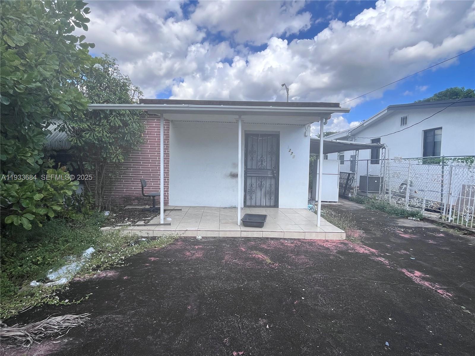 3271 NW 102nd St, Miami FL 33147