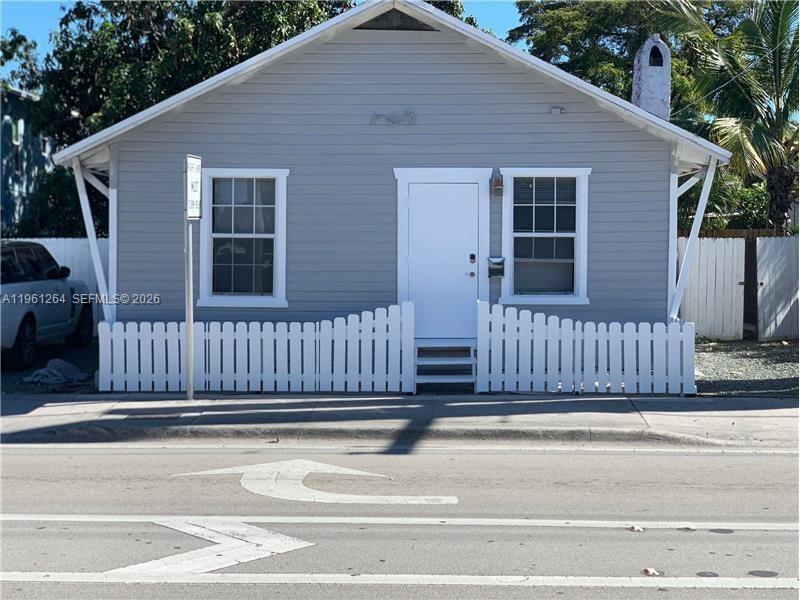 107 Stirling Rd, Dania Beach FL 33004