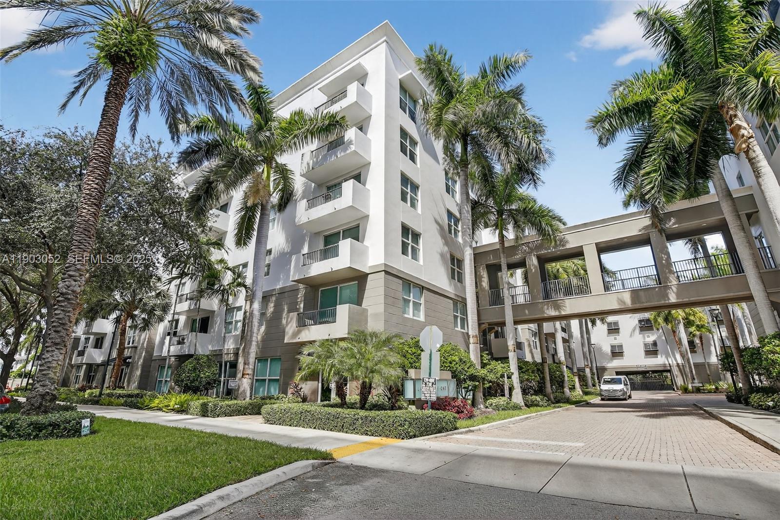 2421 NE 65th St # 508, Fort Lauderdale FL 33308