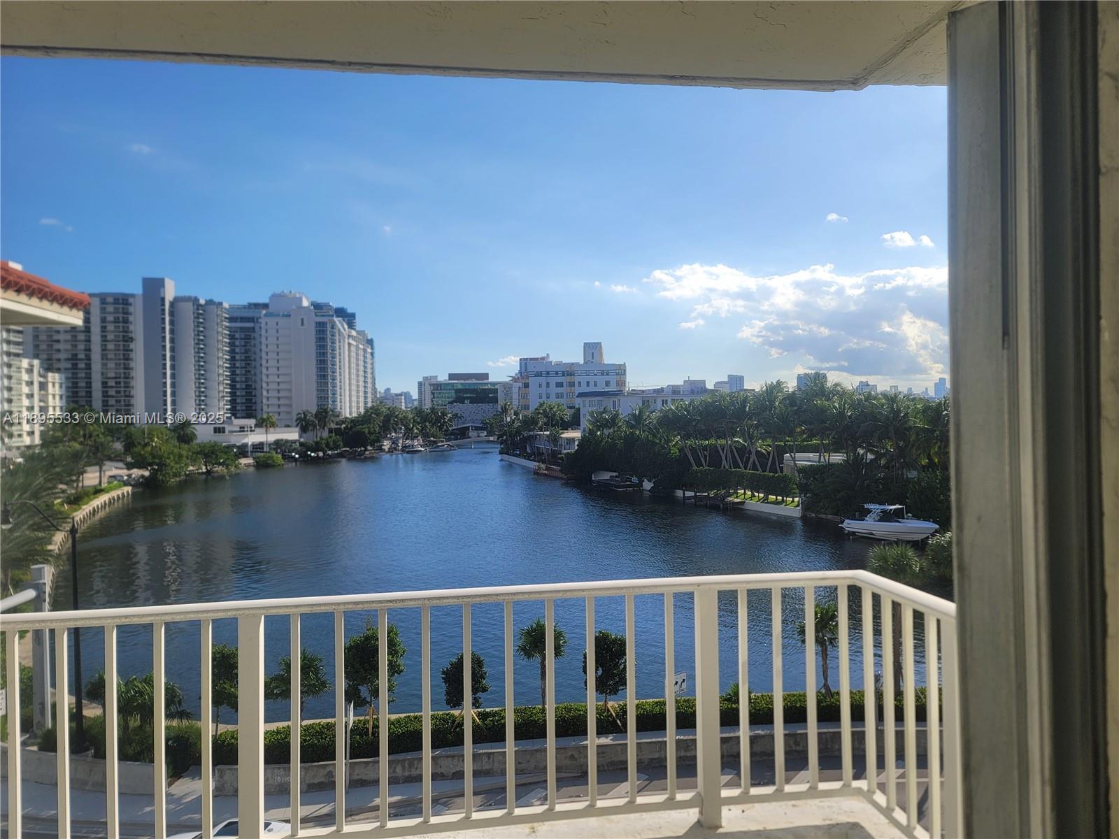 2600 Collins Ave # 509, Miami Beach FL 33140