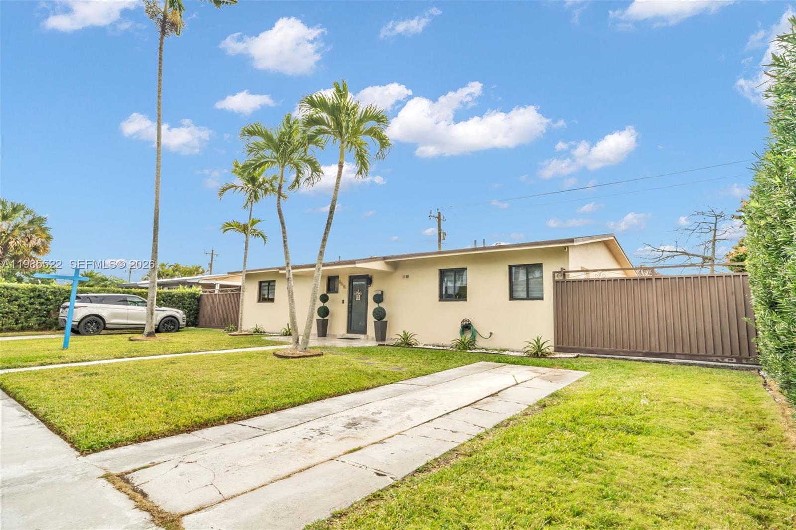 8818 SW 16th St, Miami FL 33165