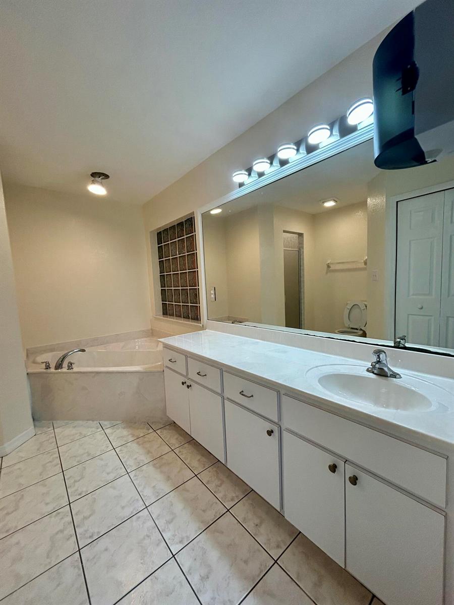 328 W Sugarland Circle, Clewiston FL 33440