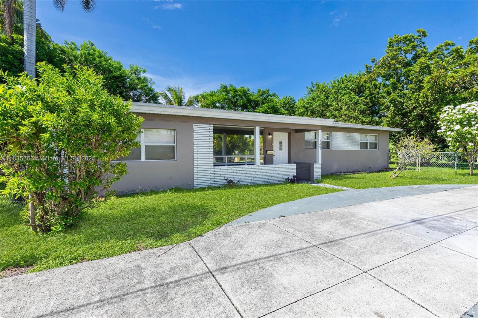 2307 Rodman St, Hollywood FL 33020
