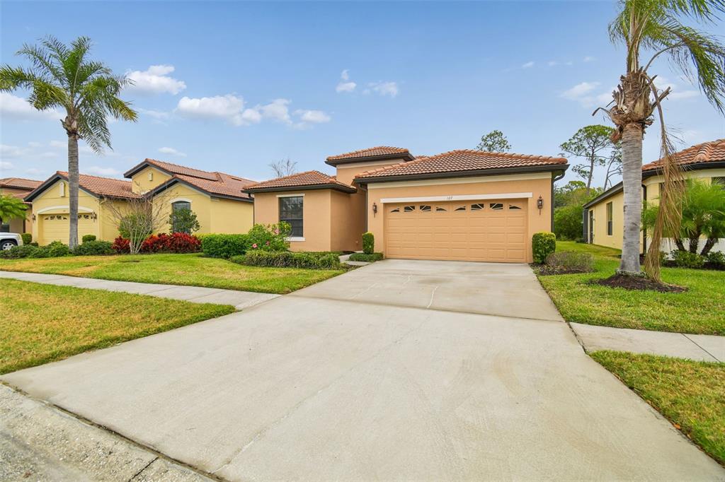 127 SILVER FALLS DRIVE, APOLLO BEACH, FL — photo 2 of 30