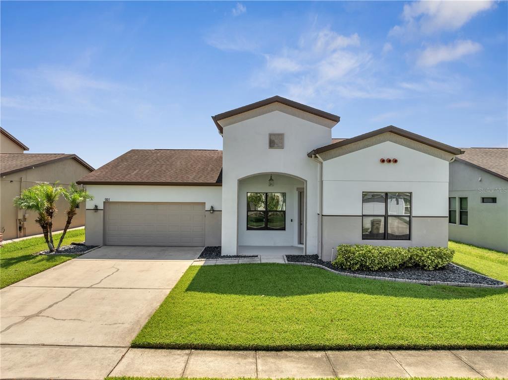 921 COSTA MESA LANE