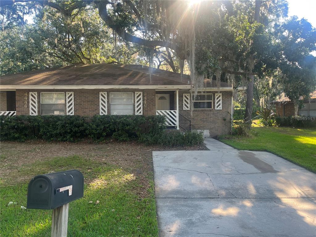 4444 HIGHLAND LANE