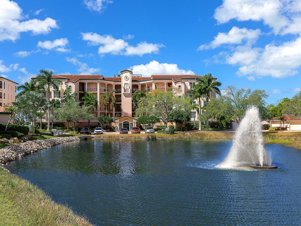 5420 EAGLES POINT CIRCLE UNIT 106, SARASOTA, FL — photo 2 of 30