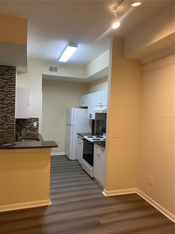 17110 CARRINGTON PARK DRIVE UNIT 830, TAMPA, FL — photo 2 of 30