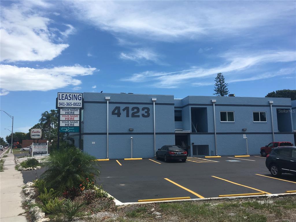 4123 N TAMIAMI TRAIL UNIT 100