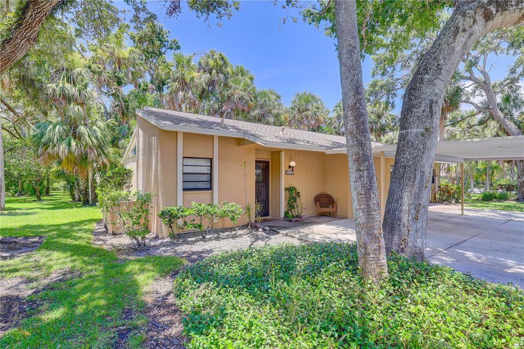 5065 VILLAGE GARDENS DRIVE UNIT 8