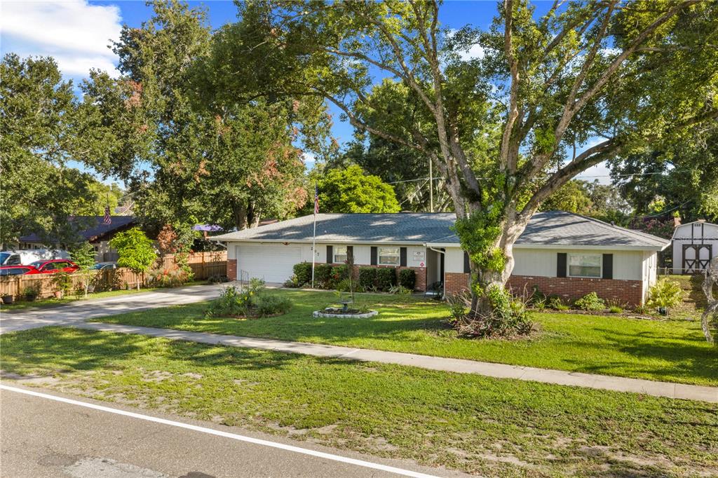 207 W WHEELER ROAD