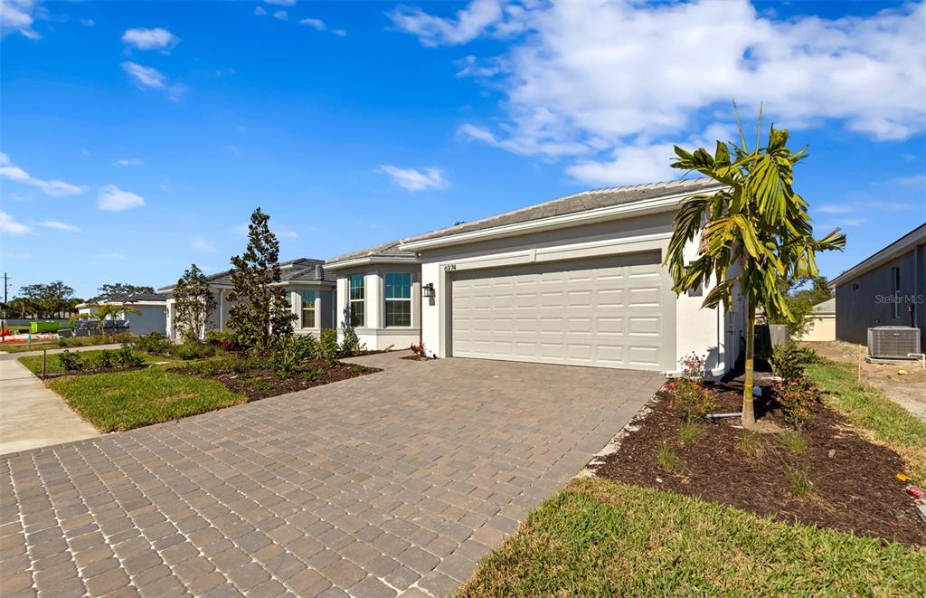 6962 MINNEOLA COURT