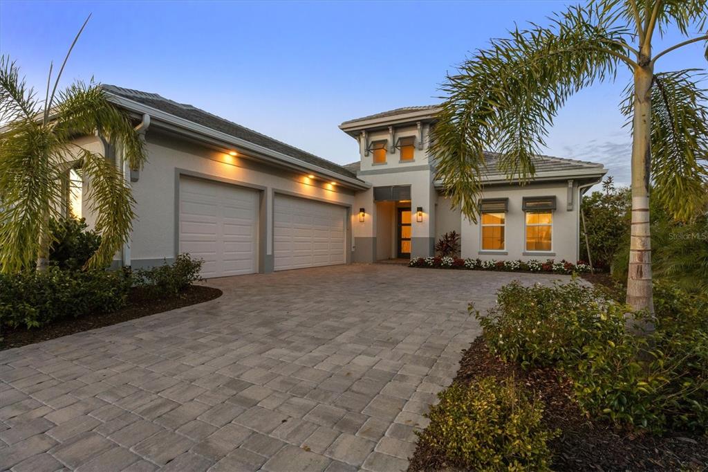 8352 SEA GLASS COURT