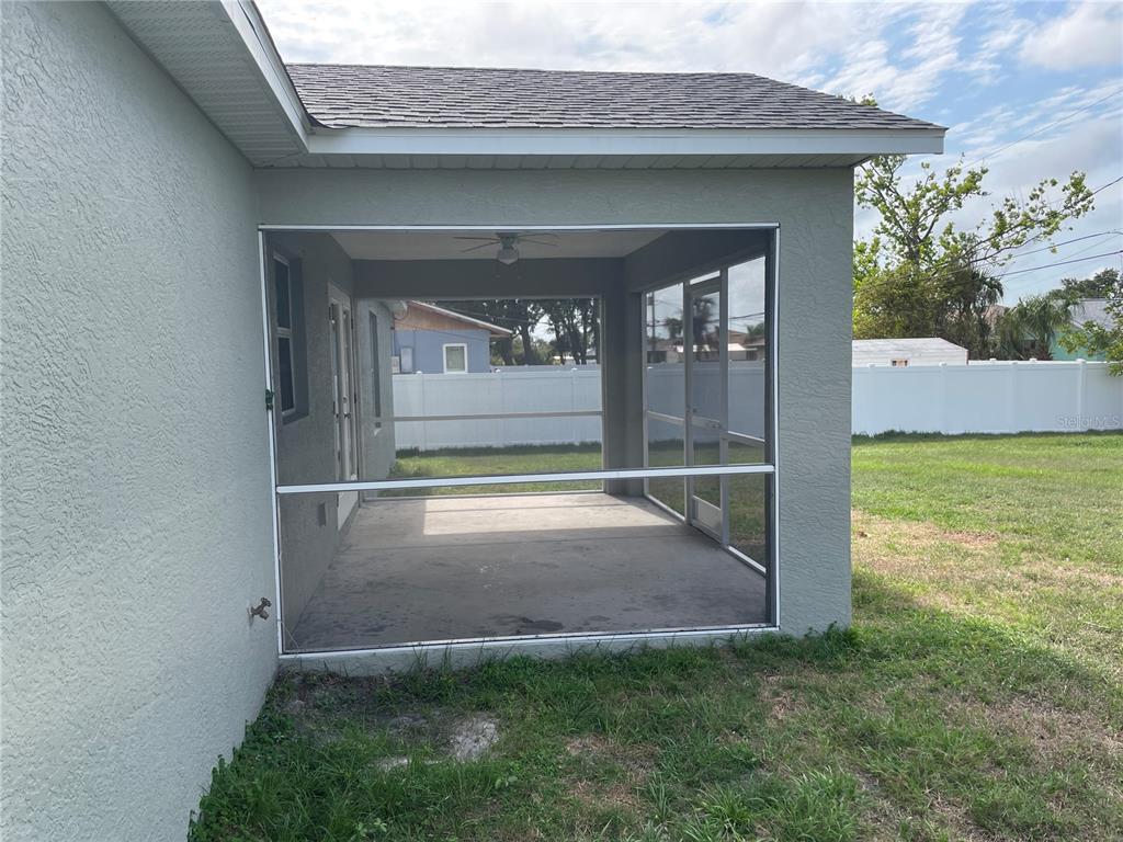 10136 WILLMINGTON BOULEVARD, ENGLEWOOD, FL — photo 2 of 16