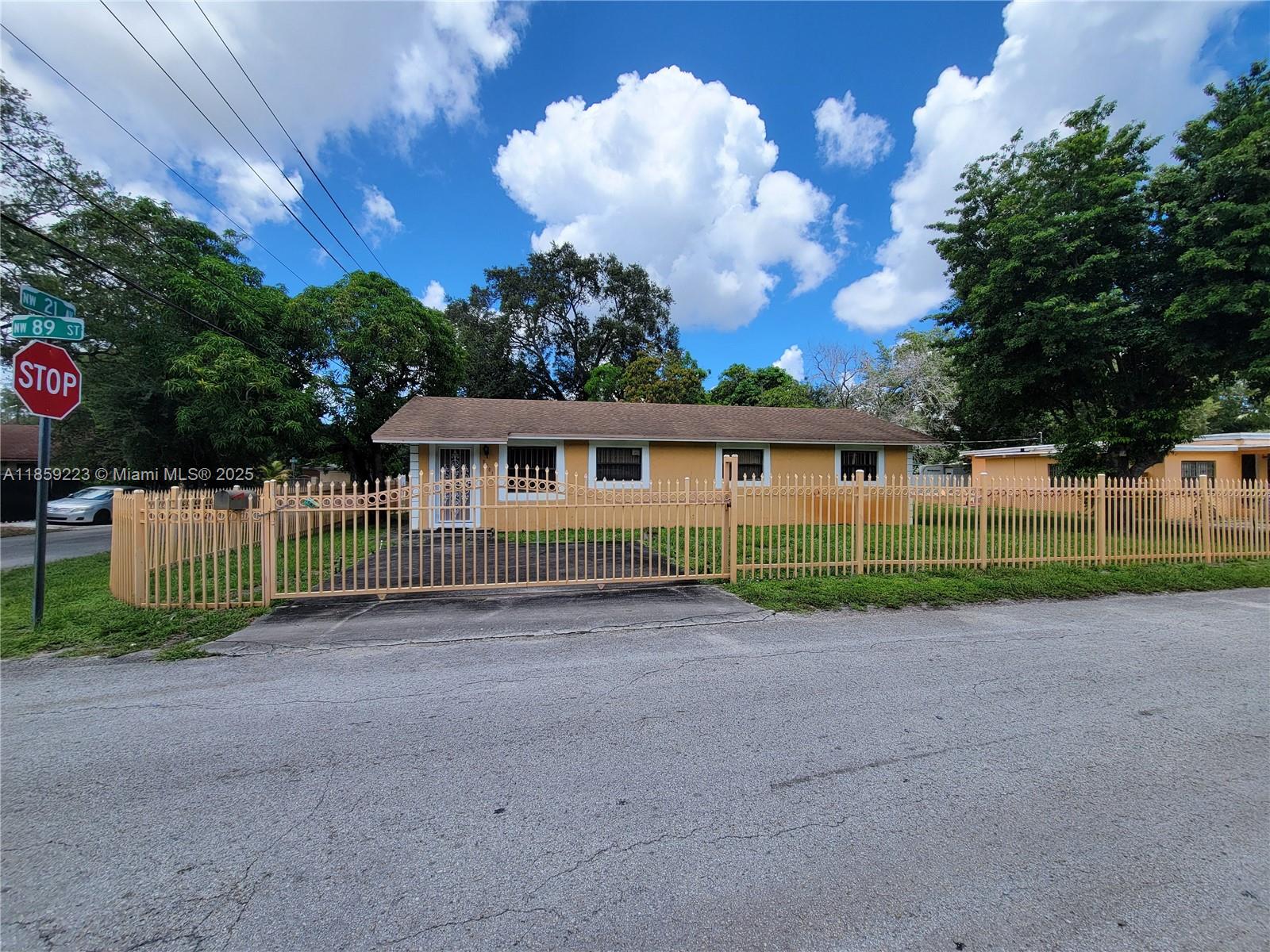 8901 NW 21st Ave, Miami FL 33147