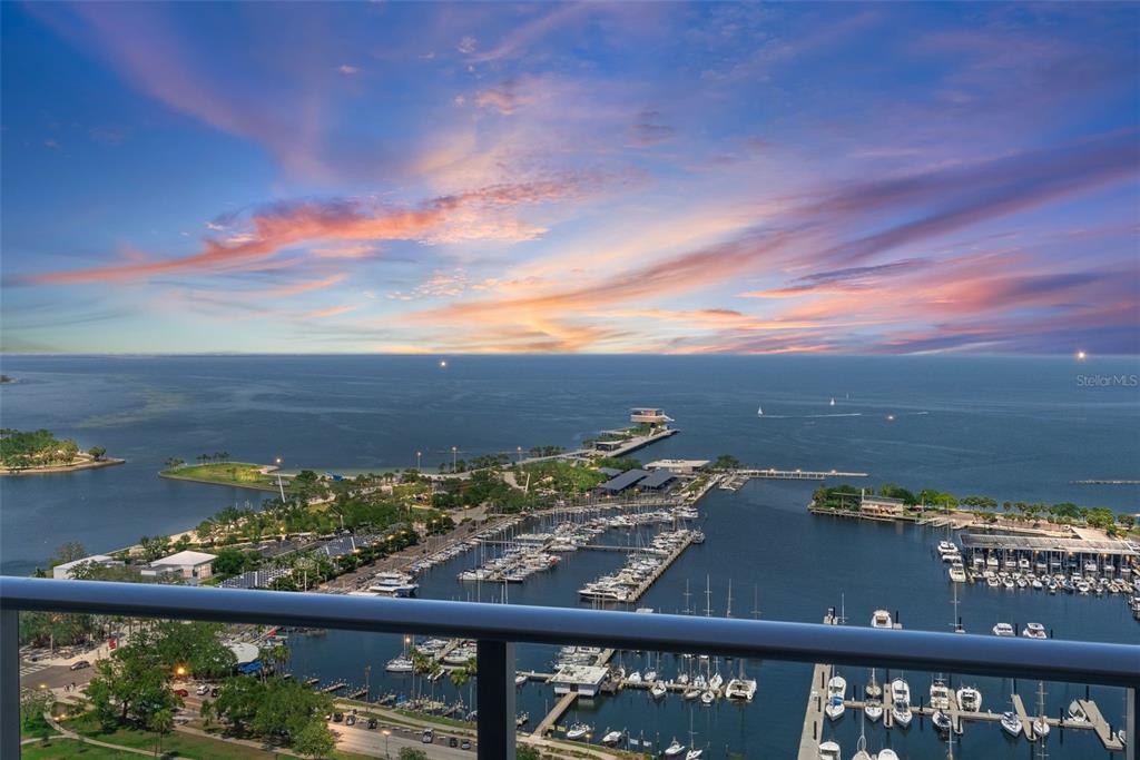 100 1ST AVENUE N UNIT 2703