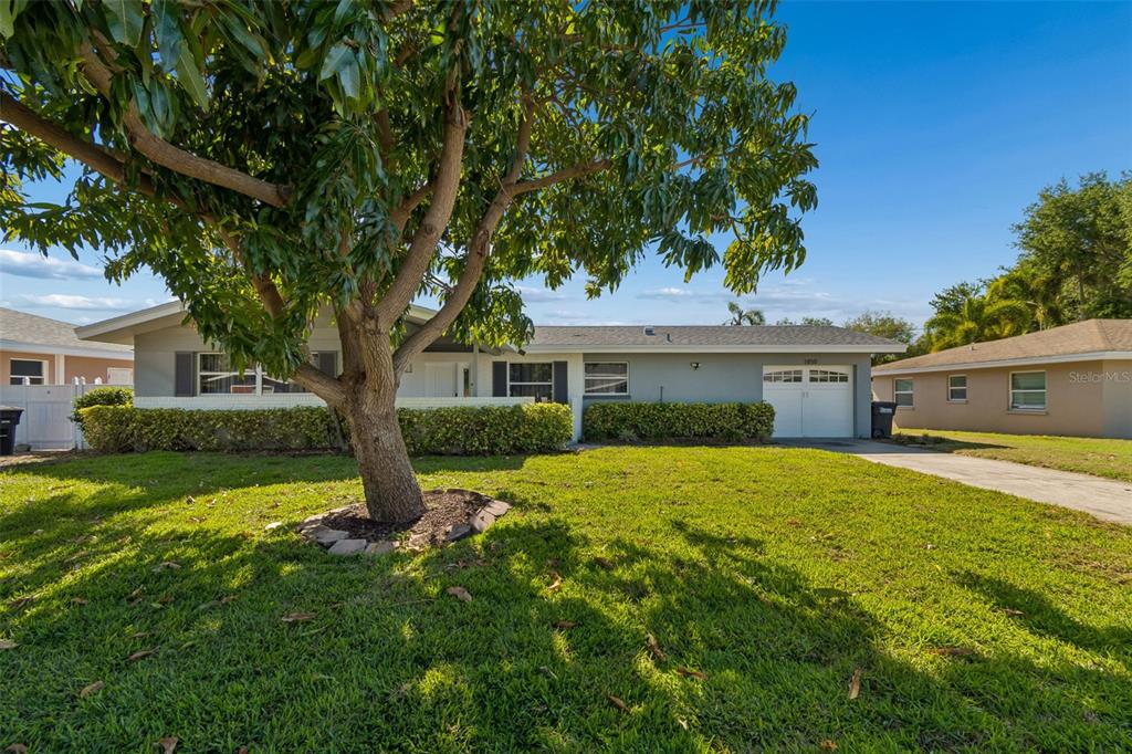 1850 LOMBARDY DRIVE
