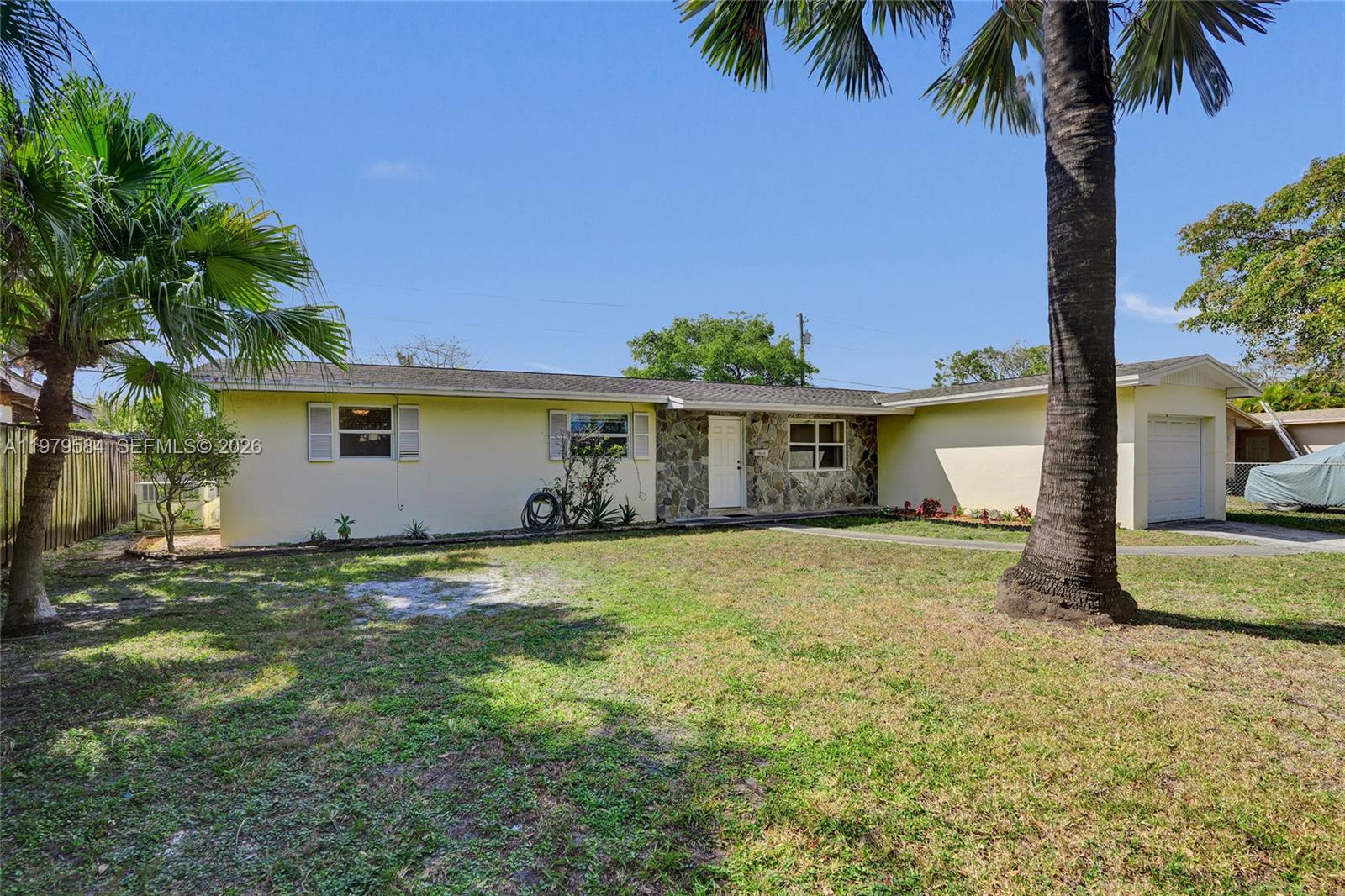 19830 SW 92nd Ave, Cutler Bay FL 33157